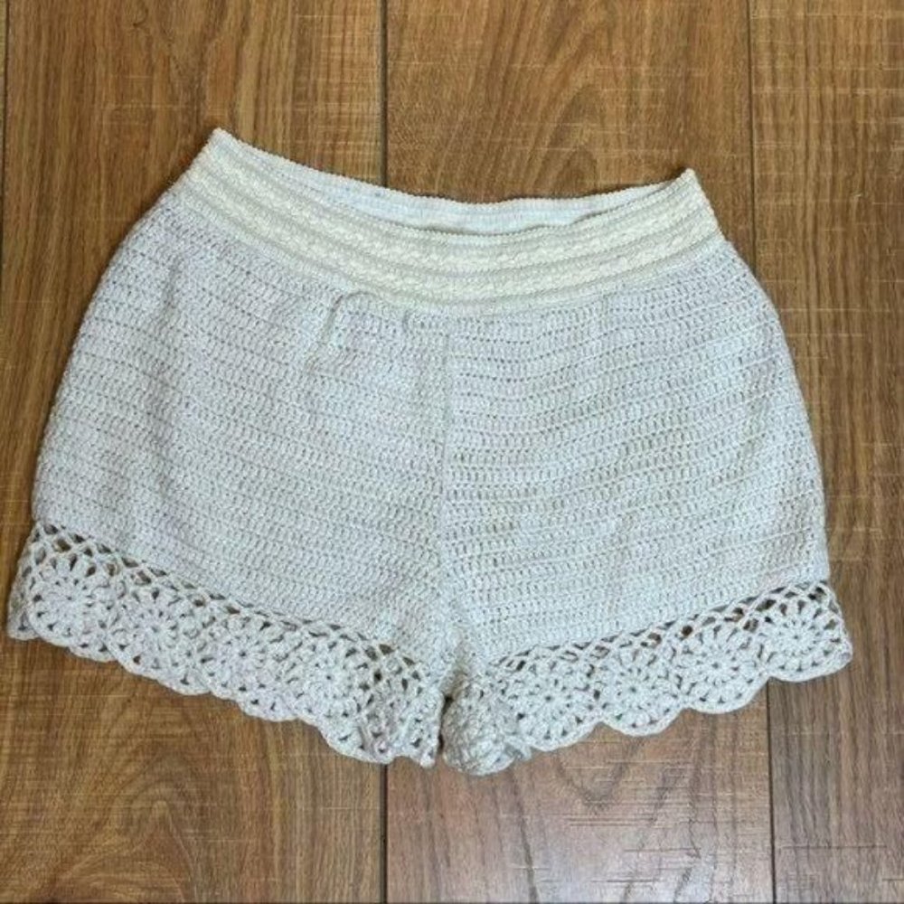 Cream Crochet Shorts Size S - Picture 8 of 11